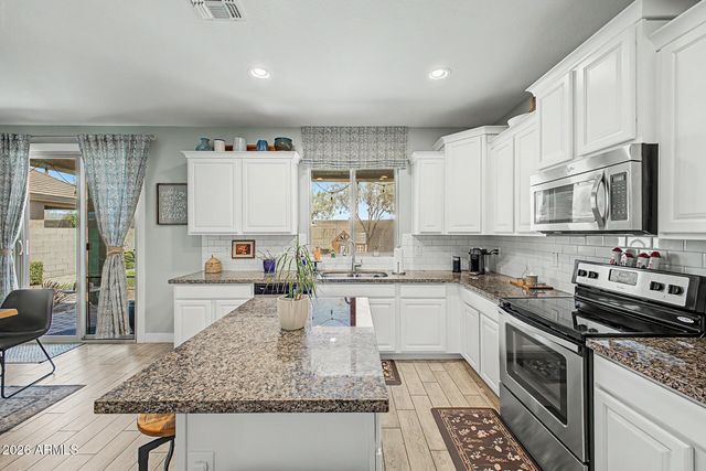8864 W CAMERON Drive, Peoria, AZ 85345