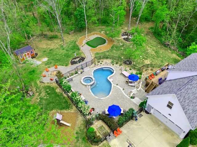 2870 Leonard Creek Ln, Arrington, TN 37014