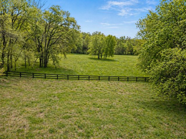 2870 Leonard Creek Ln, Arrington, TN 37014