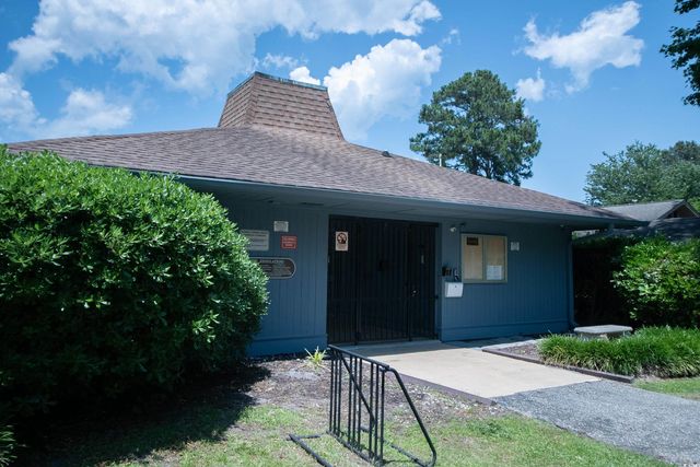 958 Oakwood Ln., Myrtle Beach, SC 29572