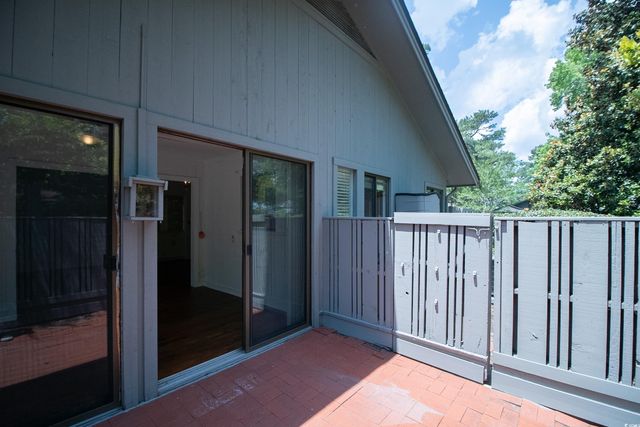 958 Oakwood Ln., Myrtle Beach, SC 29572