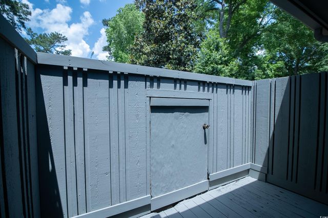 958 Oakwood Ln., Myrtle Beach, SC 29572