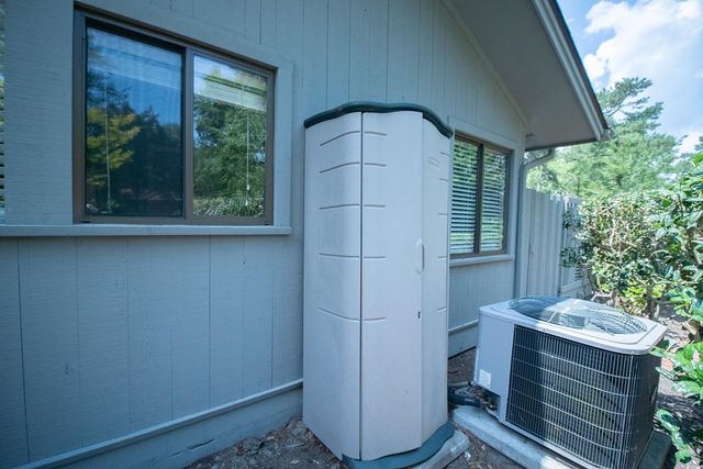 958 Oakwood Ln., Myrtle Beach, SC 29572