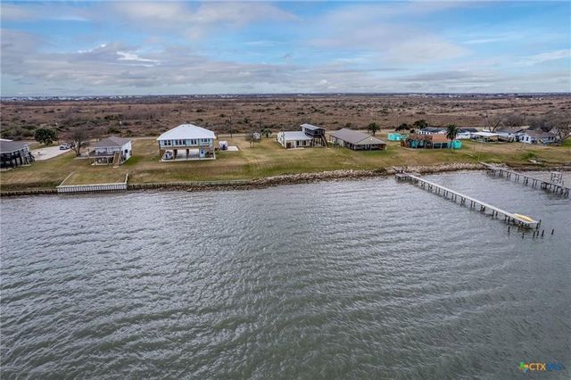 1067 County Road 307 N, Port Lavaca, TX 77979