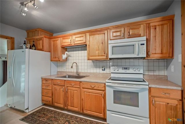 1067 County Road 307 N, Port Lavaca, TX 77979