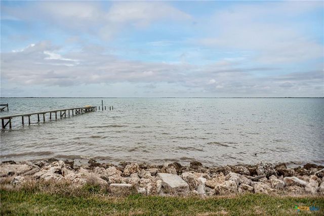 1067 County Road 307 N, Port Lavaca, TX 77979