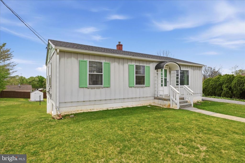 814 W 15TH ST, Front Royal, VA 22630