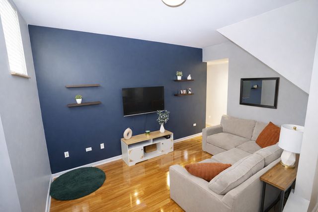 4452 S University Avenue 1S, Chicago, IL 60653