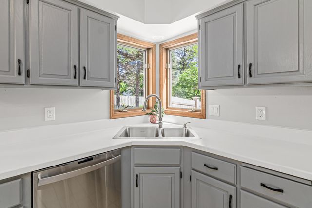 645 Lake Pine Drive, Shoreview, MN 55126