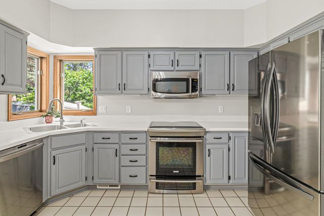 645 Lake Pine Drive, Shoreview, MN 55126