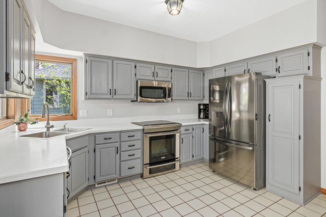 645 Lake Pine Drive, Shoreview, MN 55126