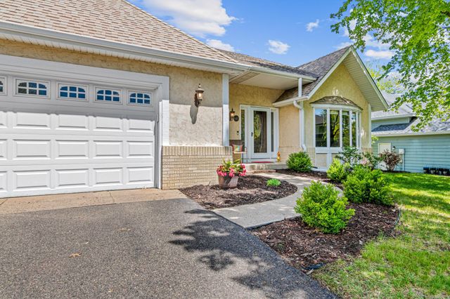 645 Lake Pine Drive, Shoreview, MN 55126