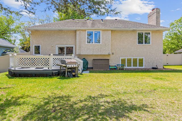 645 Lake Pine Drive, Shoreview, MN 55126