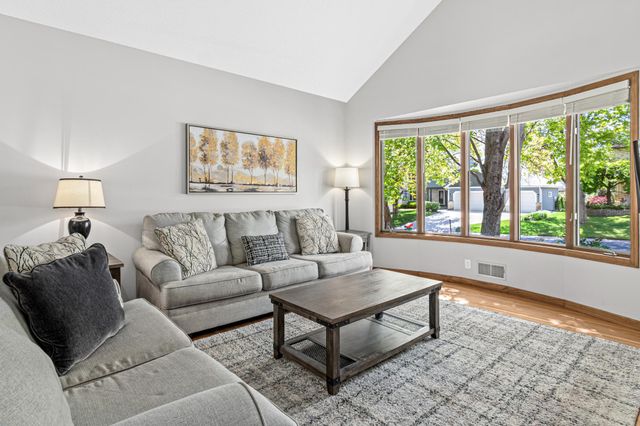 645 Lake Pine Drive, Shoreview, MN 55126