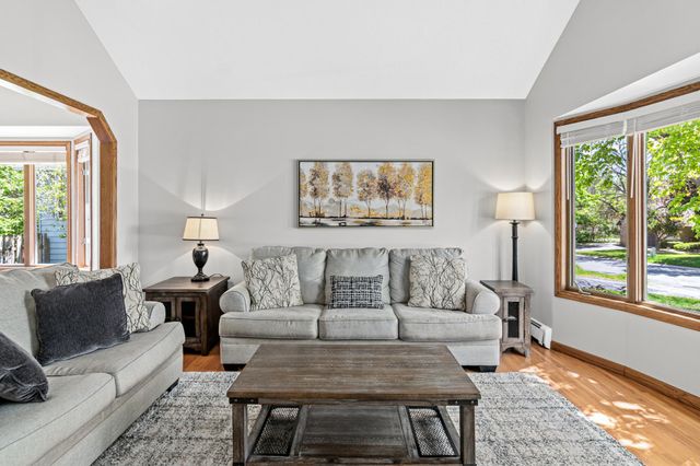 645 Lake Pine Drive, Shoreview, MN 55126