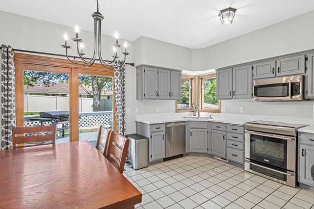 645 Lake Pine Drive, Shoreview, MN 55126