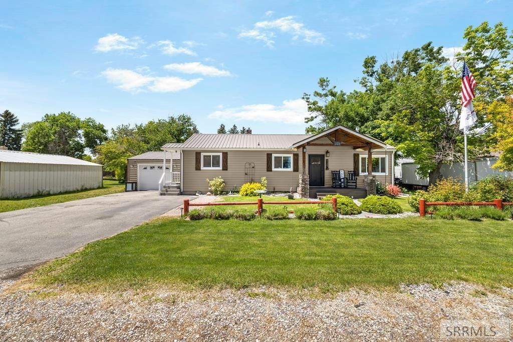 Image 1 of property listing at 525 1 E, Ririe, ID 83443