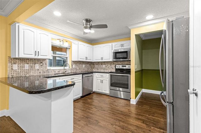 8525 SW 90TH LANE D, Ocala, FL 34481