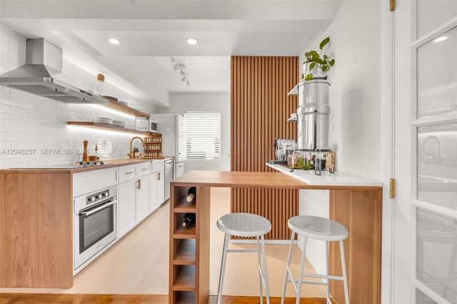 915 8th Street 101, Miami Beach, FL 33139