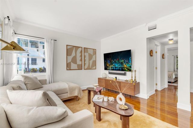 915 8th Street 101, Miami Beach, FL 33139