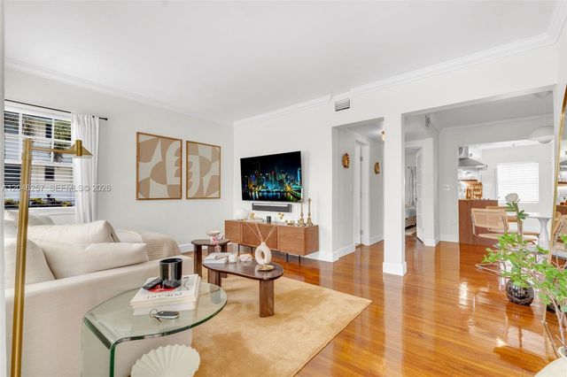 915 8th Street 101, Miami Beach, FL 33139