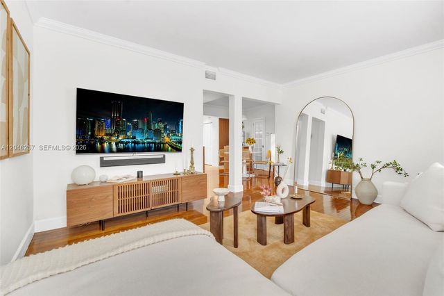 915 8th Street 101, Miami Beach, FL 33139