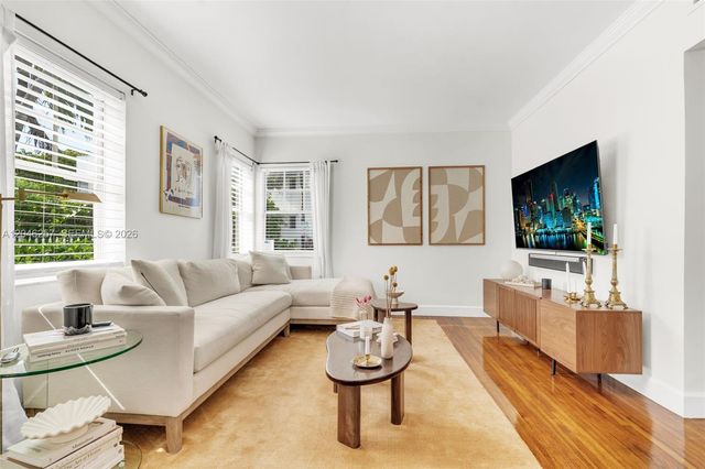 915 8th Street 101, Miami Beach, FL 33139