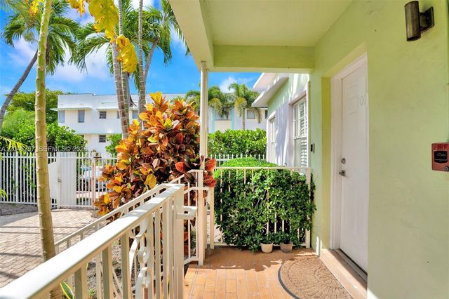 915 8th Street 101, Miami Beach, FL 33139