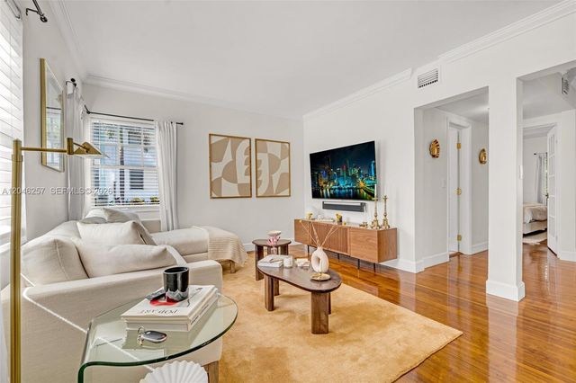 915 8th Street 101, Miami Beach, FL 33139