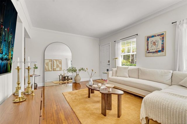 915 8th Street 101, Miami Beach, FL 33139