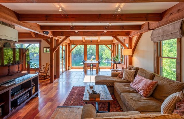 113 Lovejoy Road, Milford, NH 03055