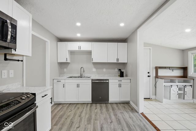 6025 Westhaven Drive, Indianapolis, IN 46254