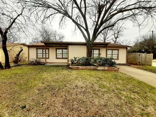 1015 Blanco Drive, Euless, TX 76039