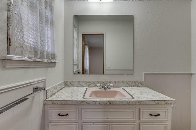 7113 S Linn Avenue, Oklahoma City, OK 73159