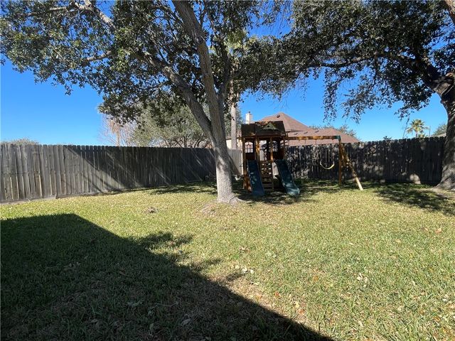 6158 Lemans Dr, Corpus Christi, TX 78414