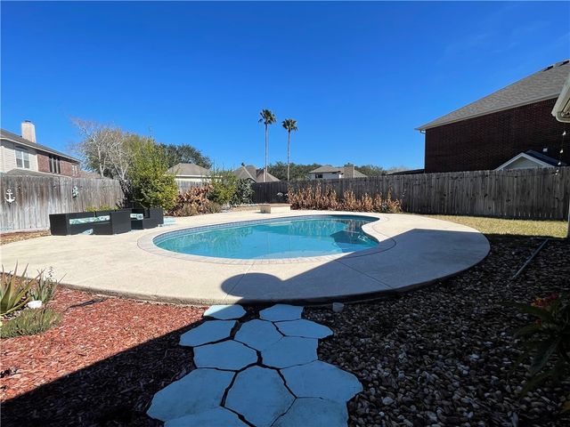 6158 Lemans Dr, Corpus Christi, TX 78414