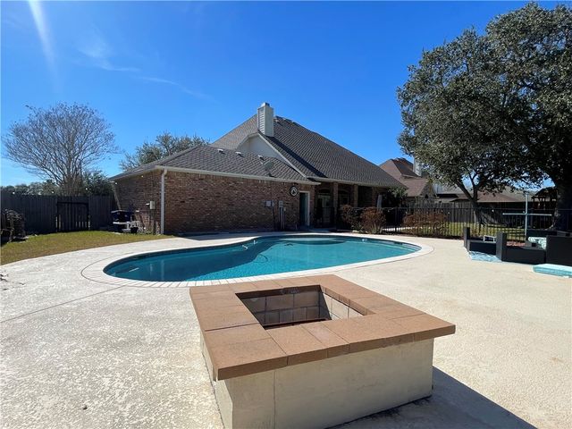 6158 Lemans Dr, Corpus Christi, TX 78414