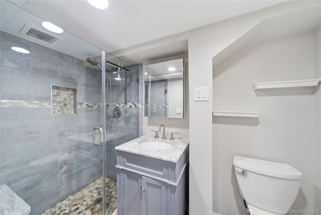 6424 Pleasantview Street, Middle Village, NY 11379