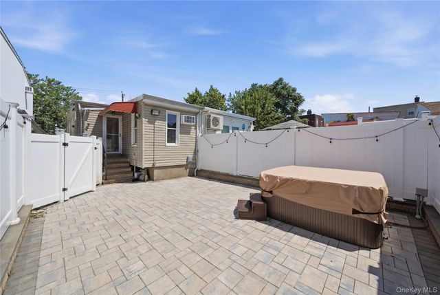 6424 Pleasantview Street, Middle Village, NY 11379