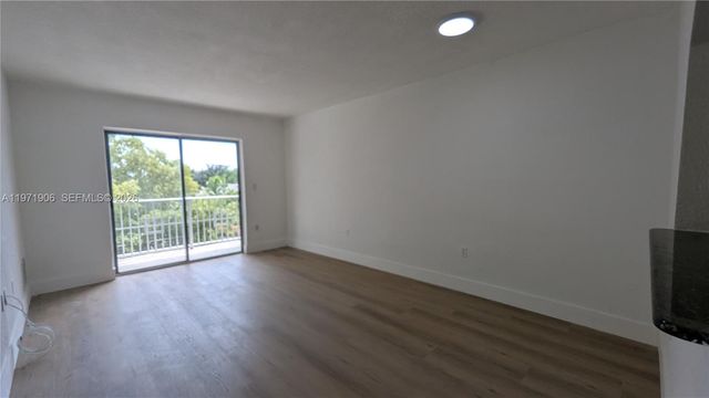 445 SW 11th St 408, Miami, FL 33130