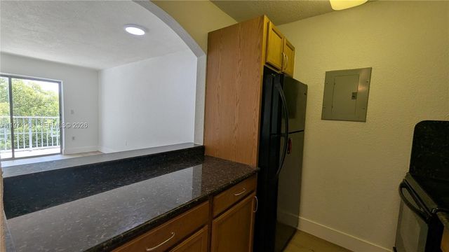 445 SW 11th St 408, Miami, FL 33130