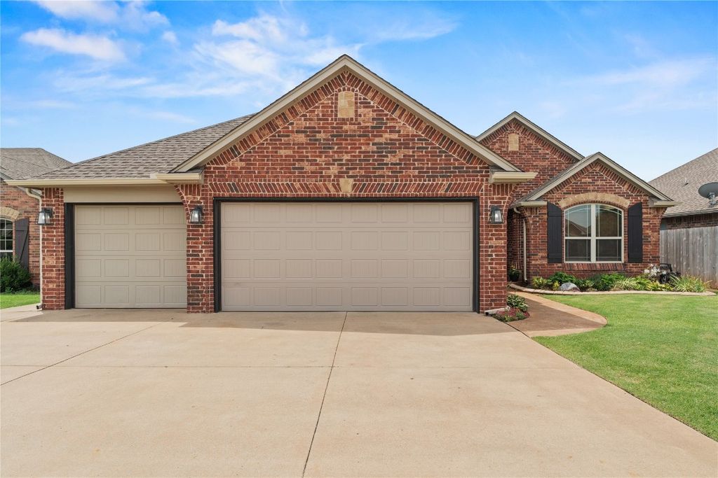 11716 SW 17th Street, Yukon, OK 73099