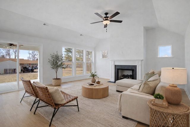 614 Brookside Dr, Mount Pleasant, TN 38474