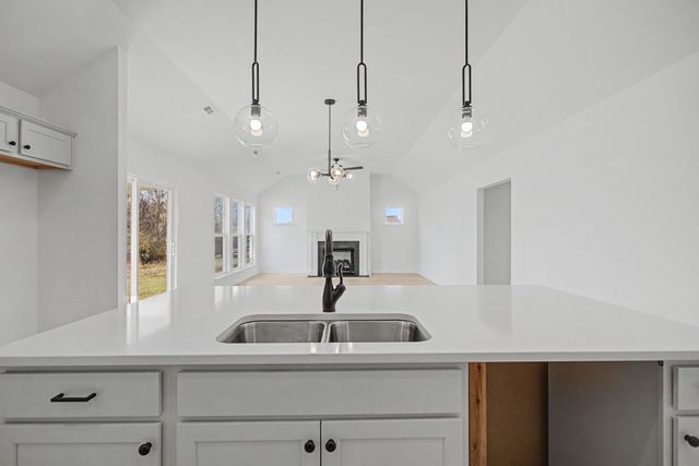 614 Brookside Dr, Mount Pleasant, TN 38474