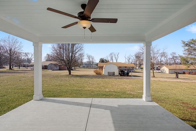 614 Brookside Dr, Mount Pleasant, TN 38474