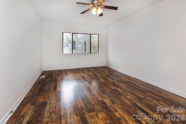 8401 Barncliff Road, Charlotte, NC 28227