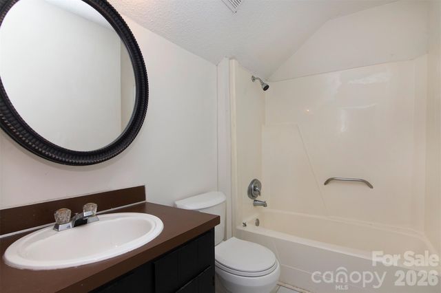 8401 Barncliff Road, Charlotte, NC 28227