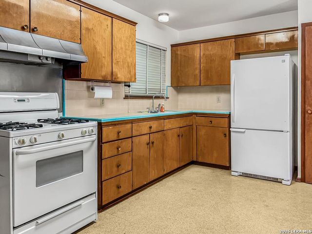 119 Gladstone, San Antonio, TX 78214