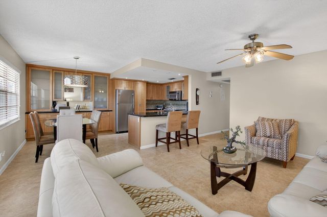 1027 Yarmouth Drive B, Boca Raton, FL 33434