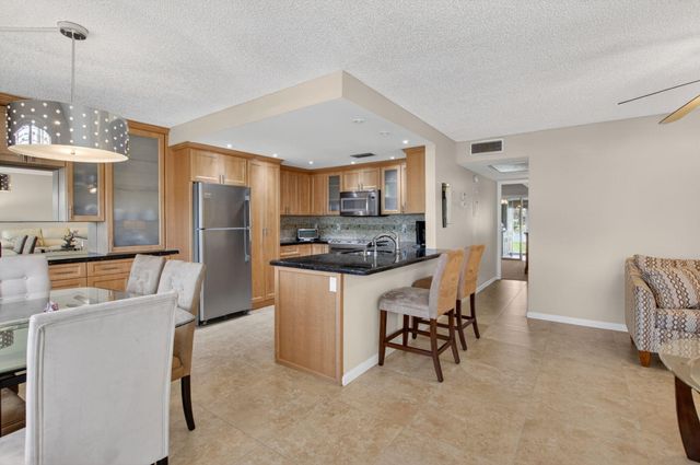1027 Yarmouth Drive B, Boca Raton, FL 33434